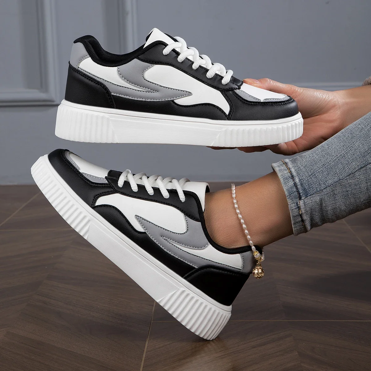 Sienna Metro Sneakers