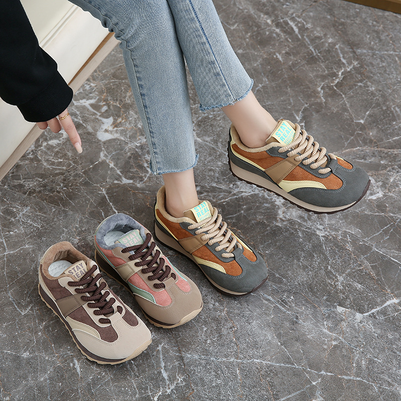 Luna Retro Sneakers