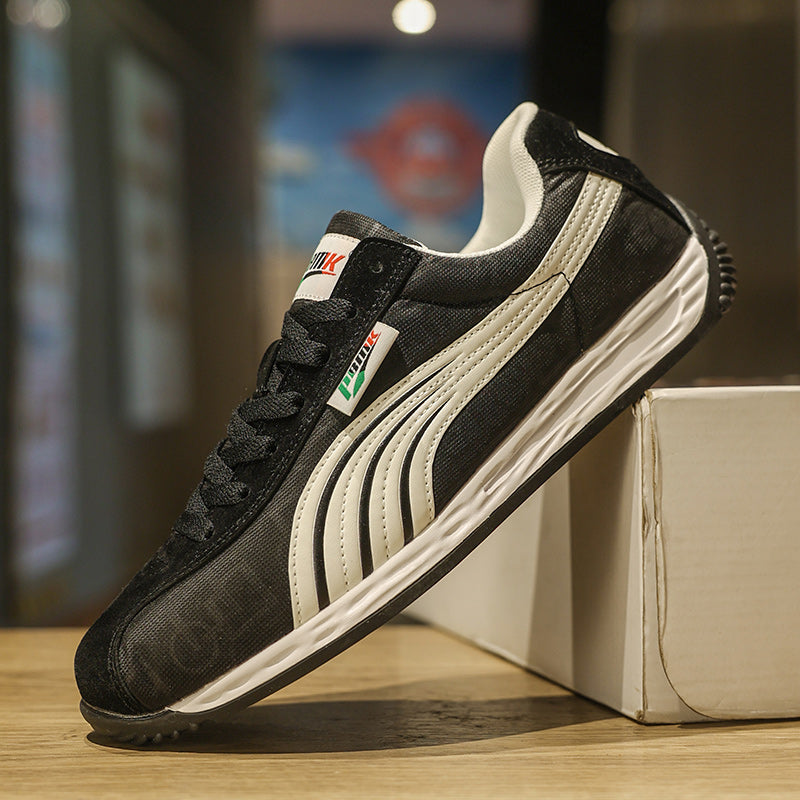 Nova Retro Sneakers