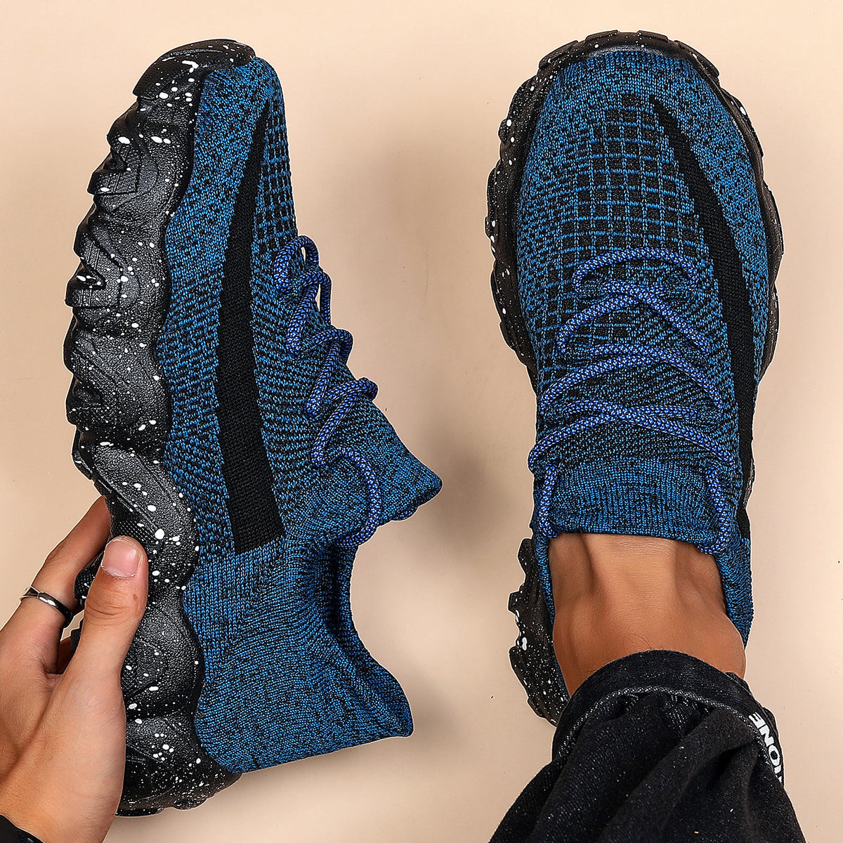 Nova Flyknit Sneakers