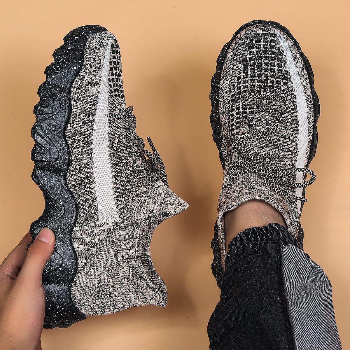 Nova Flyknit Sneakers